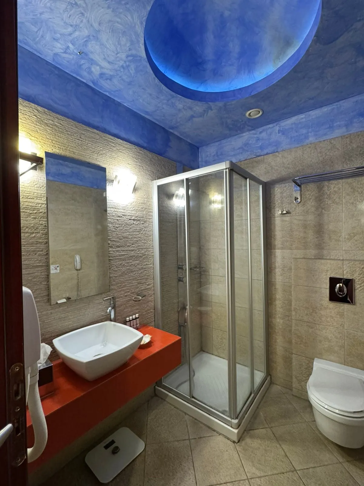 Notos Suite with Jetted Shower &amp; Medieval Town View 34m²