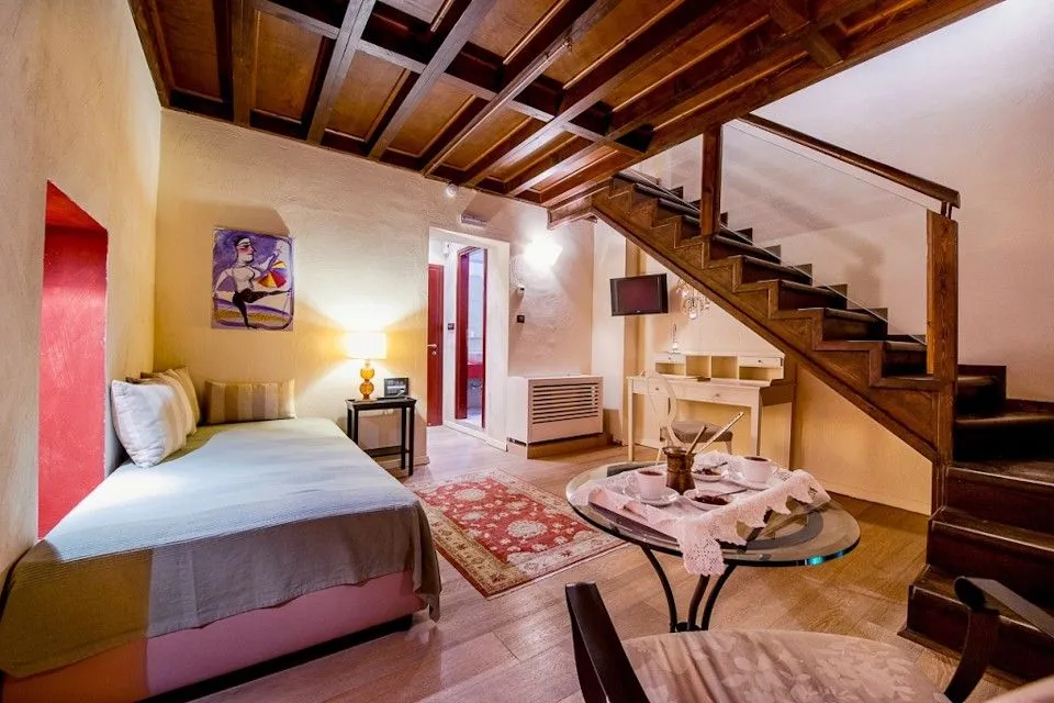 Notos Suite with Jetted Shower &amp; Medieval Town View 34m²