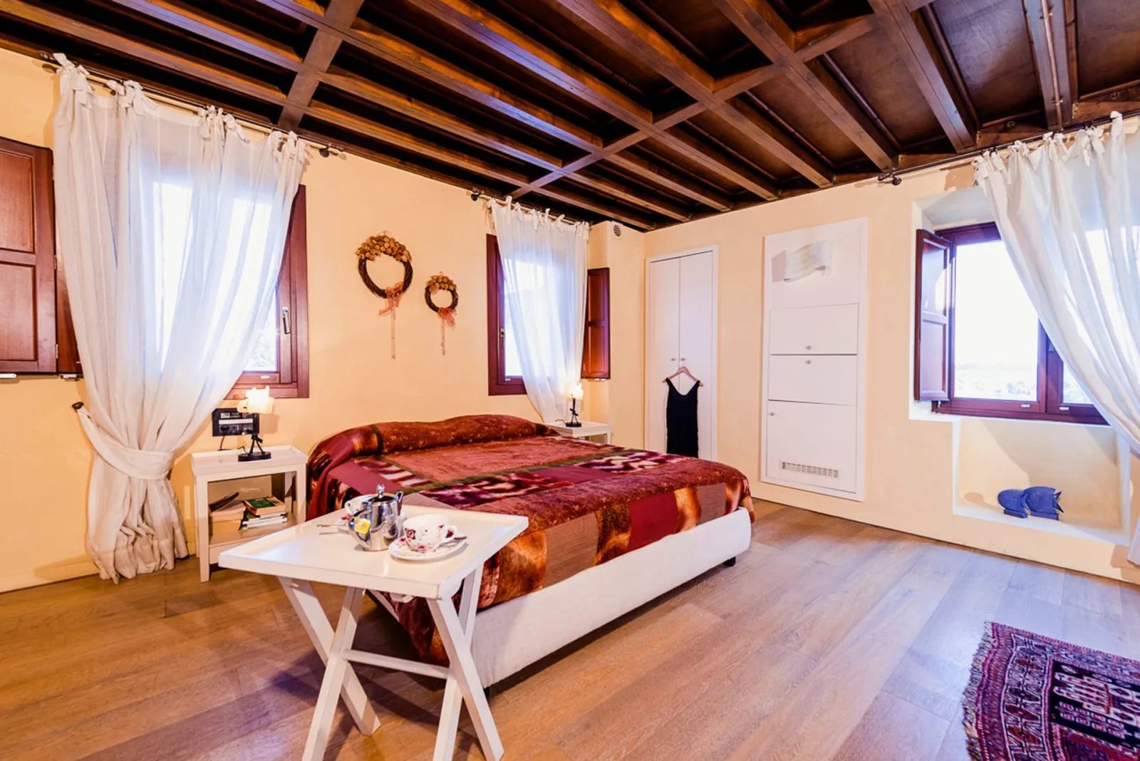 Thalassa Suite with Spa Tub &amp; Sea View 75m²