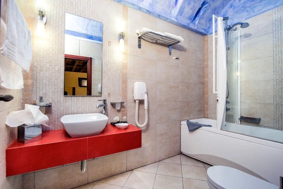 Thalassa Suite with Spa Tub &amp; Sea View 75m²