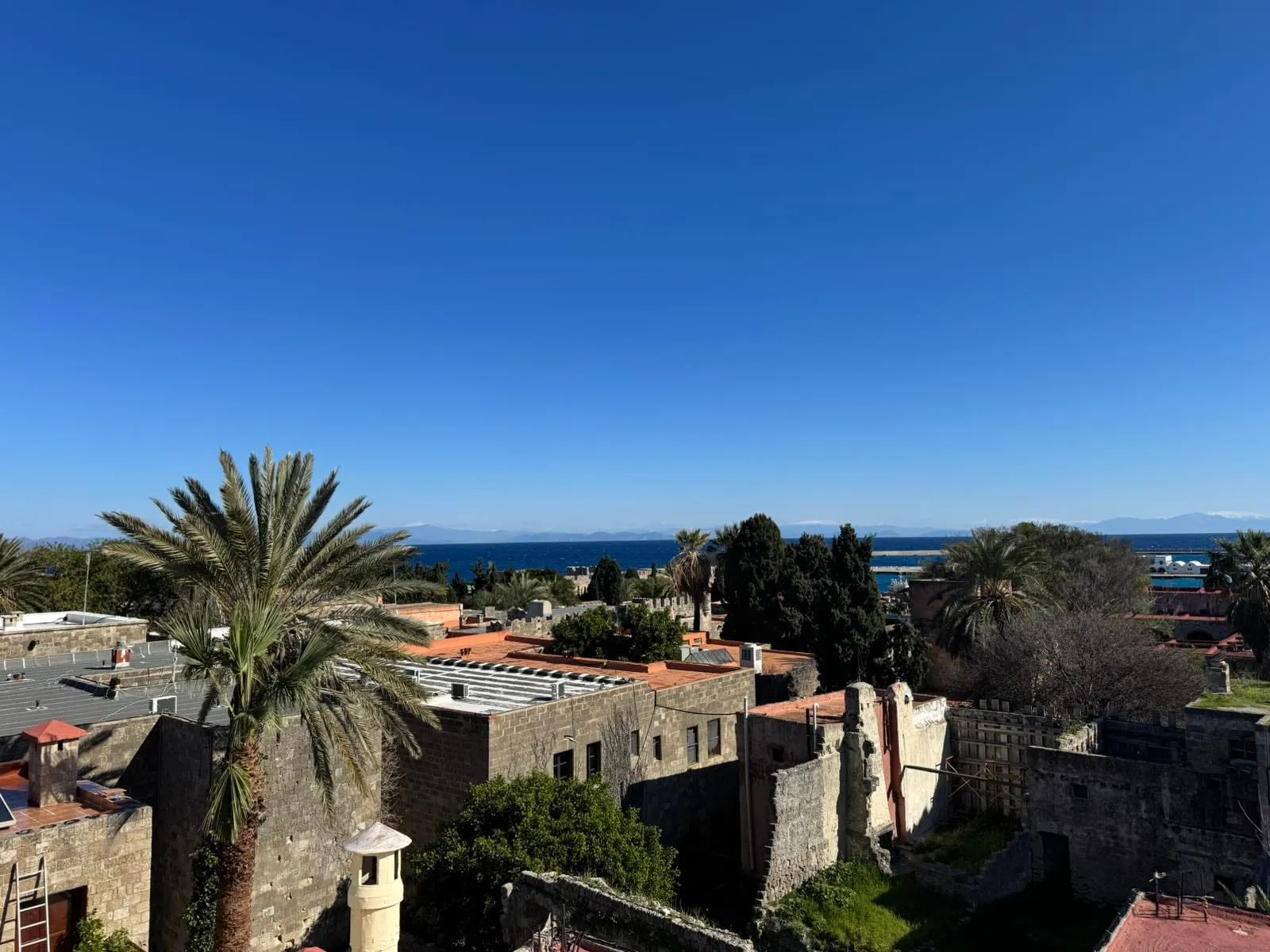 Thalassa Suite with Spa Tub &amp; Sea View 75m²