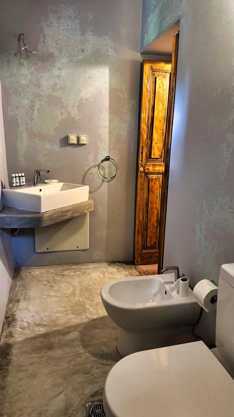 Medieval Rosa Suite with Jetted Shower 45m2