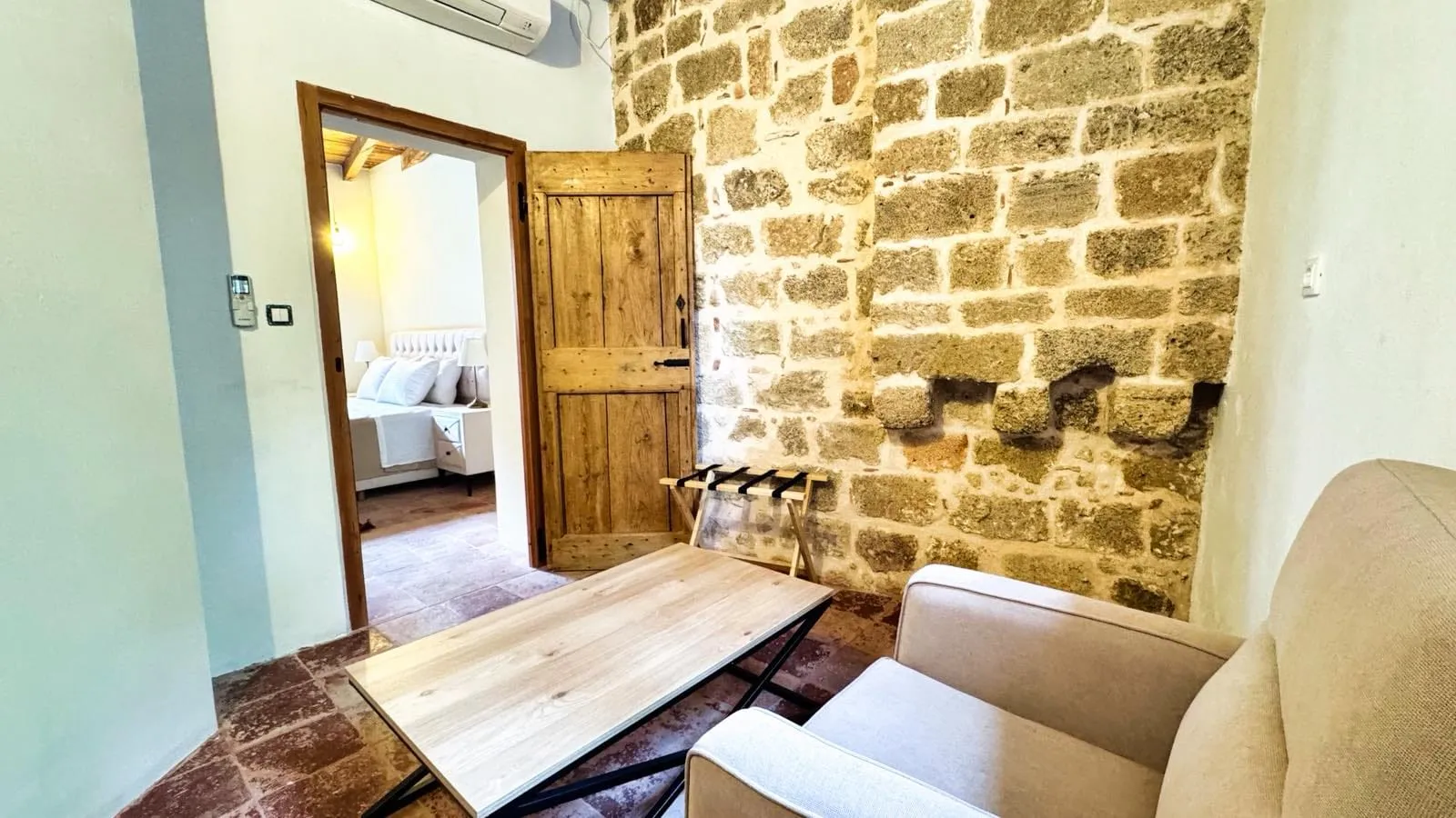 Medieval Rosa Suite with Jetted Shower 45m2