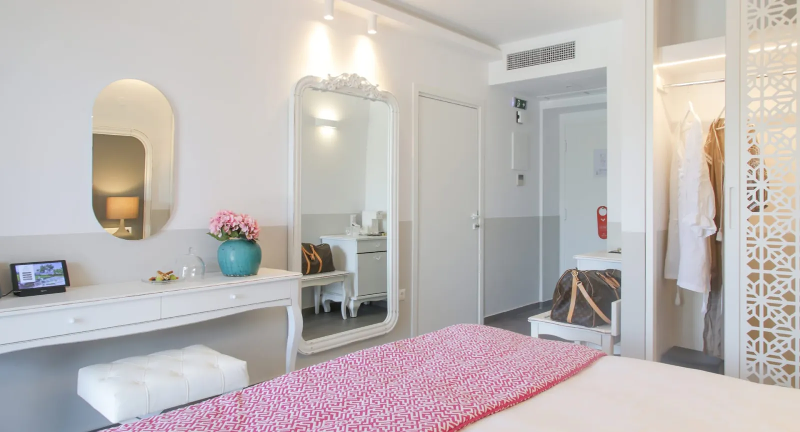 Deluxe Room with Private Pool -  2 People - 30 s.m
