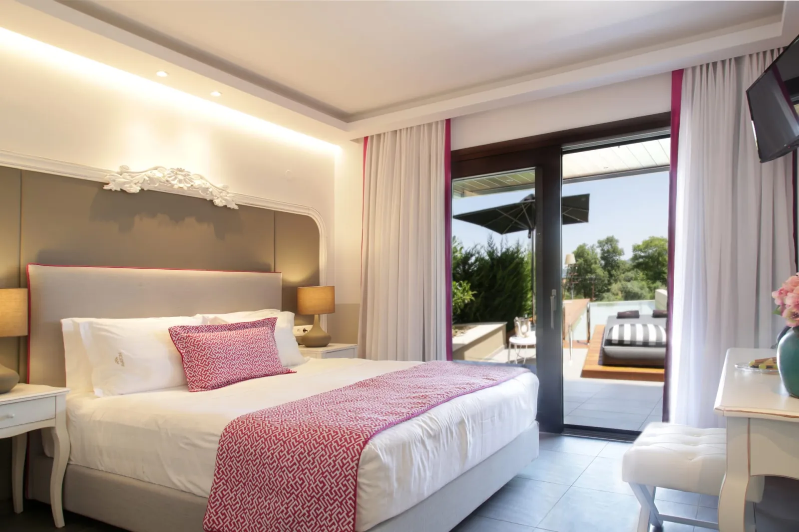 Deluxe Room with Private Pool -  2 People - 30 s.m