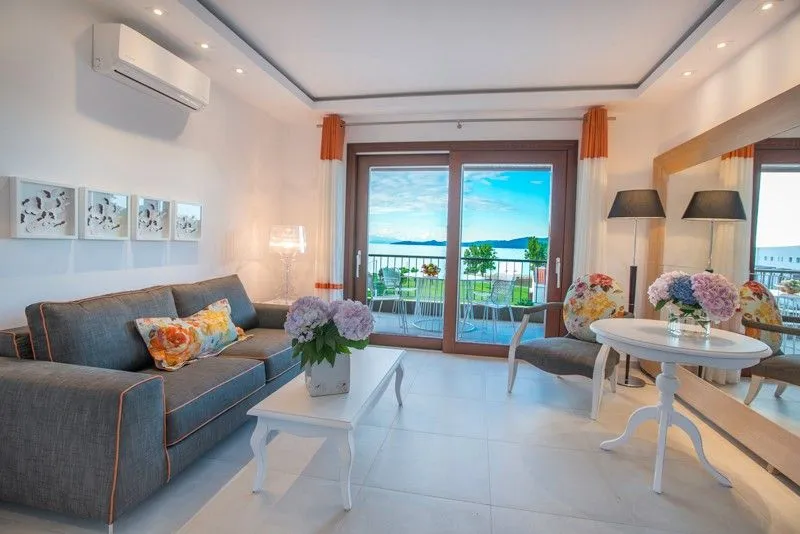 Two Bedroom Suite with Sea View -  4 People - 90 s.m