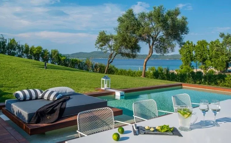 Presidential Villa with Private Pool & Garden - 4 adults 2 children - 120 sm
