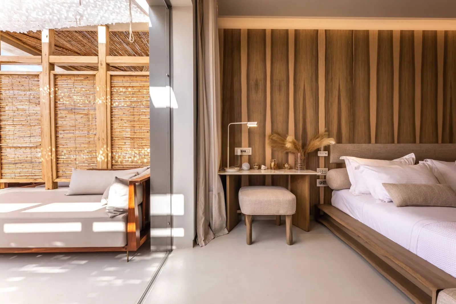 Sea View Meditation Suite with Outdoor Hot Tub &amp; Day Bed