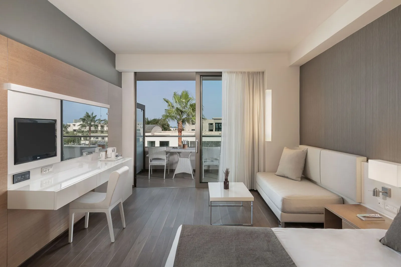 Deluxe Room Pool View