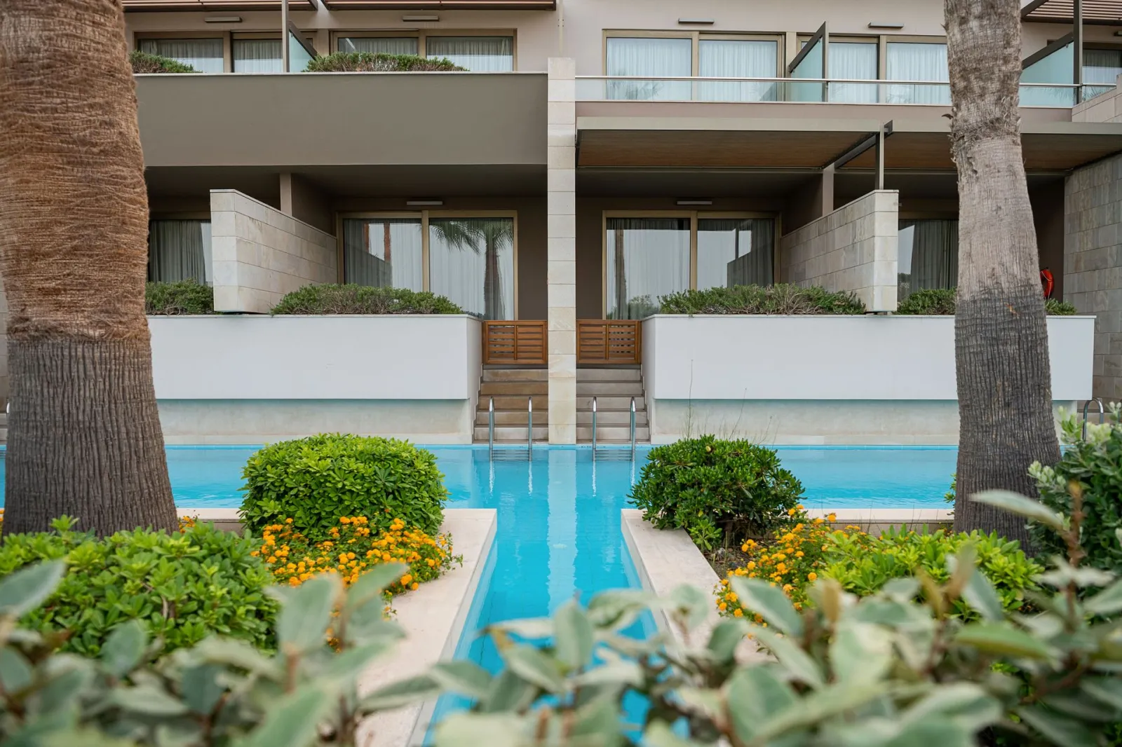 Deluxe Room Shared Pool