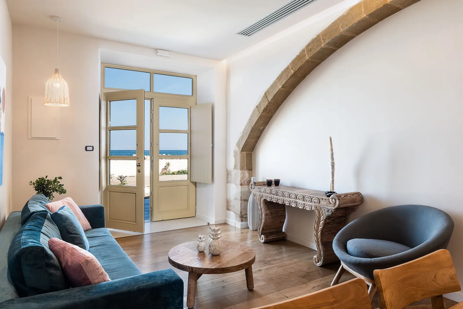 Demophon 1-Bedroom Sea Front Luxury Apartment