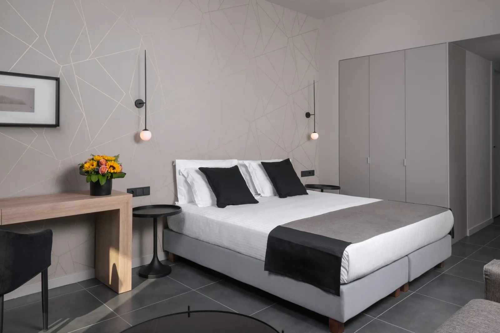 Luxury Suite with City View