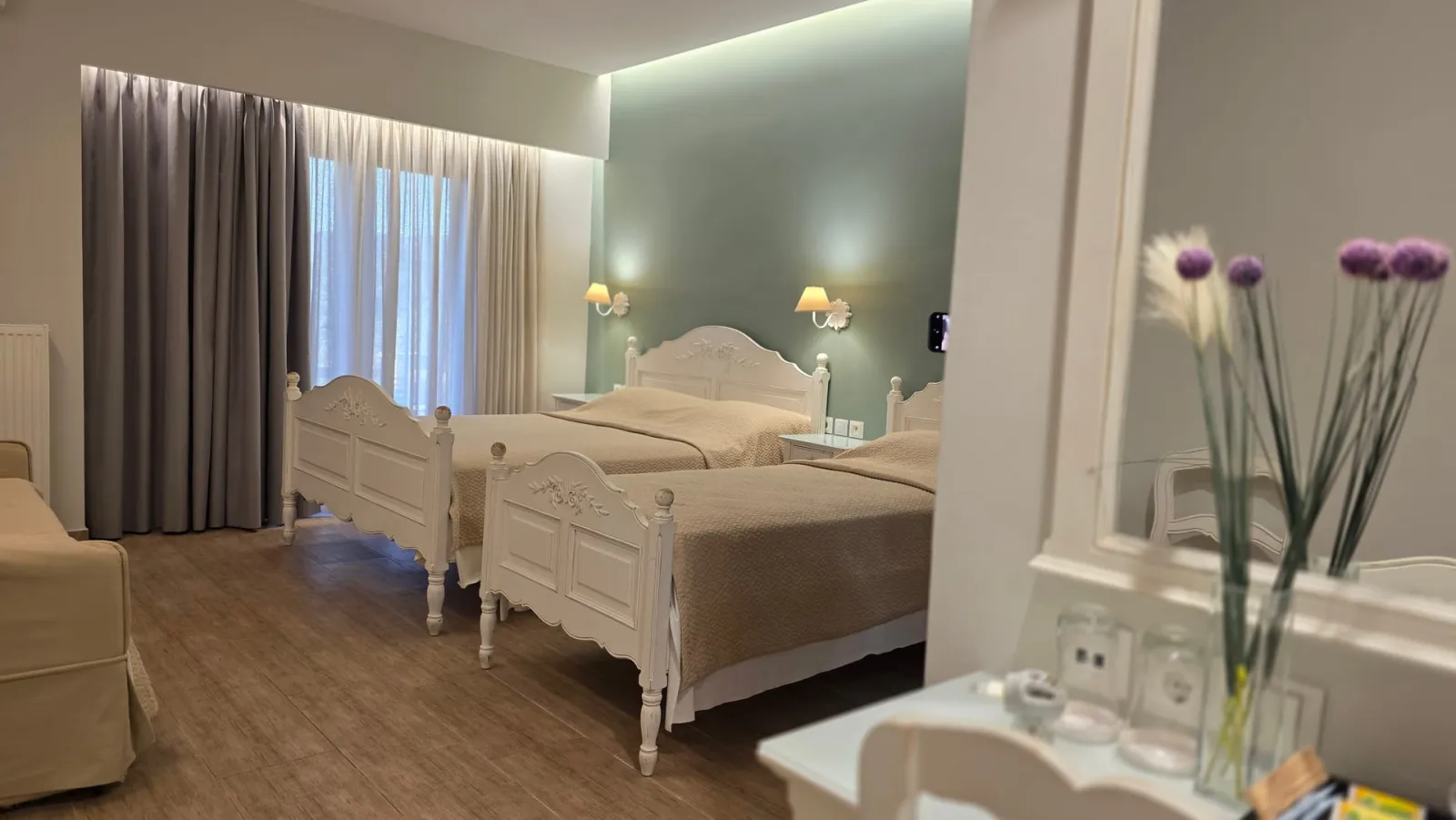 Quadruple Room with Jacuzzi for 4 persons