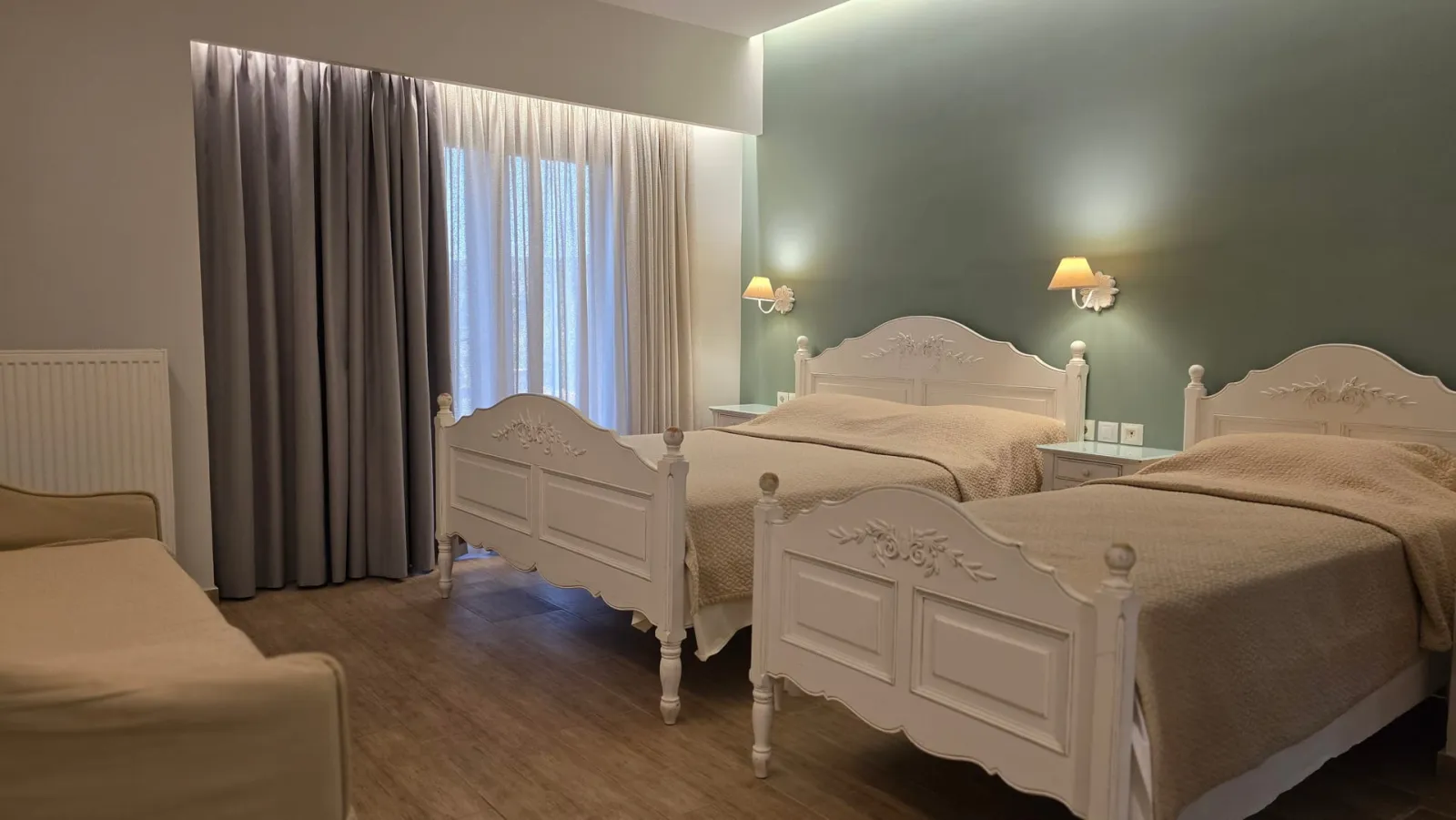 Quadruple Room with Jacuzzi for 4 persons