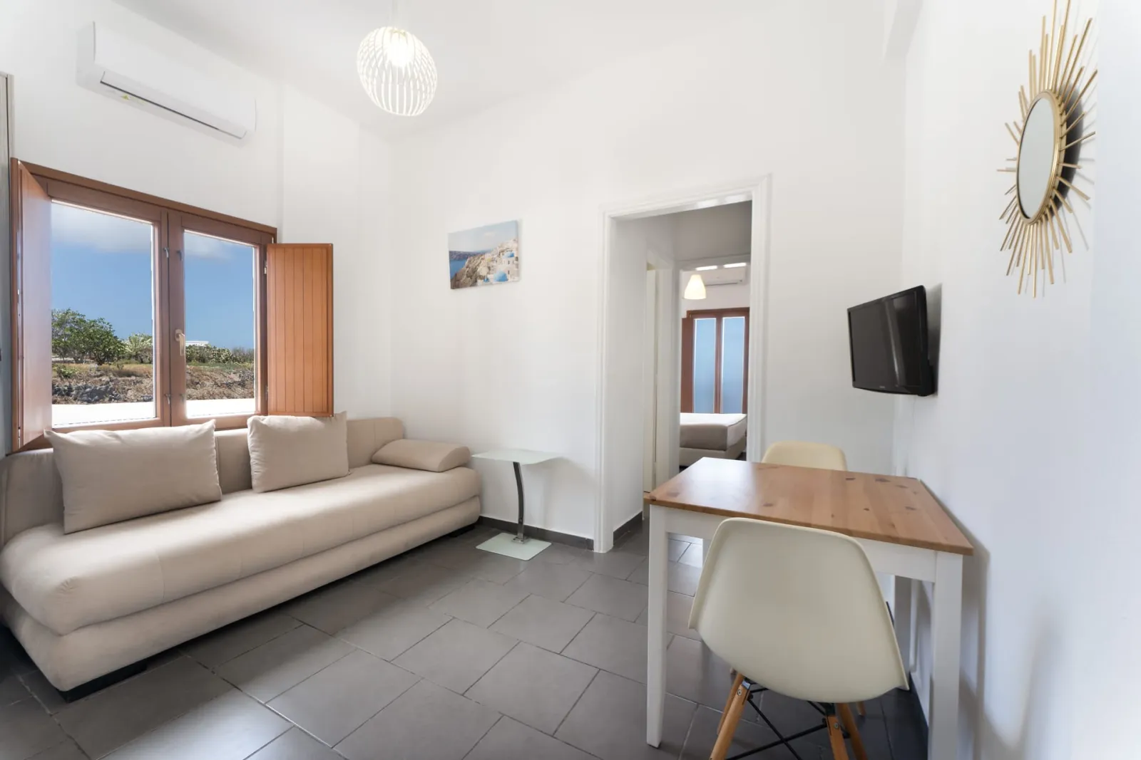 One Bedroom Apartment with Sea View - Phoenix