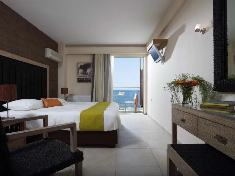 Cozy Family Room Sea View