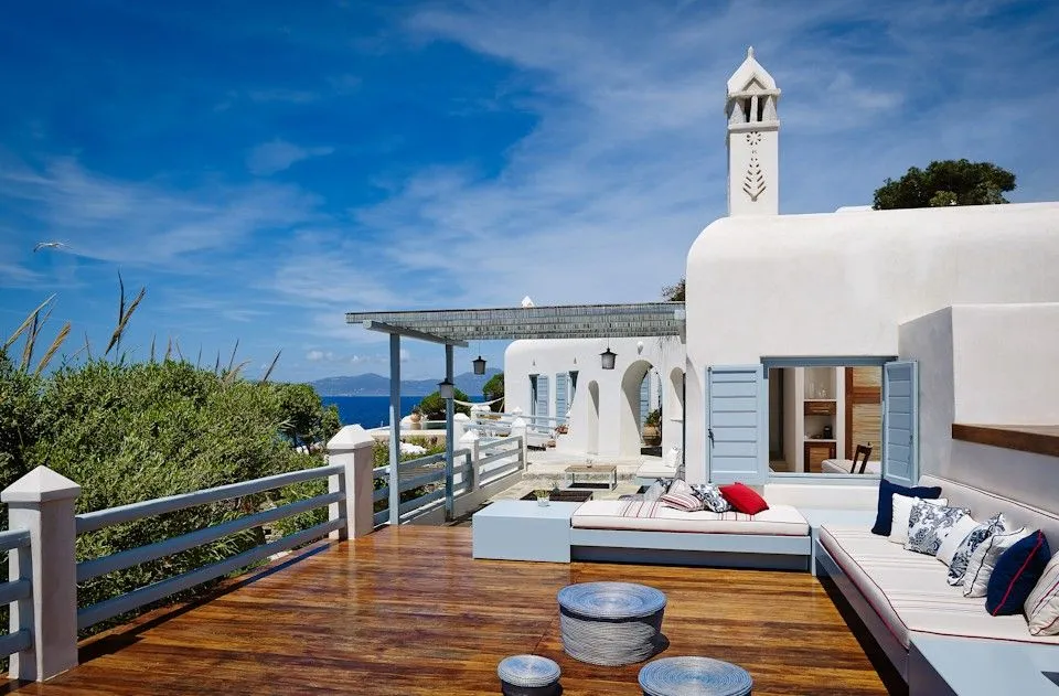 Waterfront Suite with Private Sundeck | 350m from Belvedere Hotel plus Shuttle