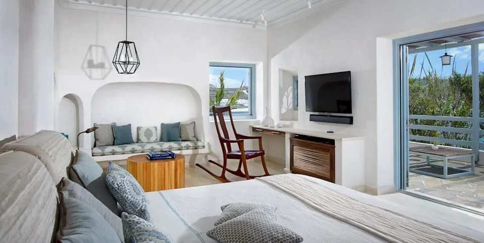 Waterfront Suite with Private Sundeck | 350m from Belvedere Hotel plus Shuttle