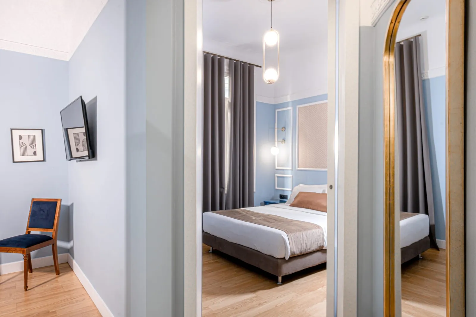 Deluxe Suite