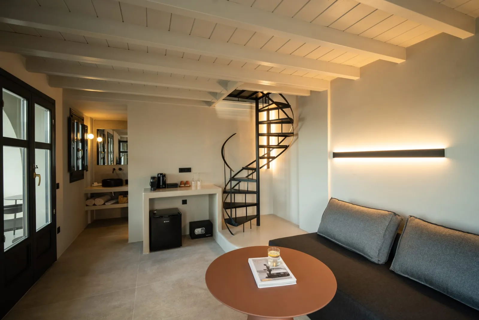 Split level Junior Suite with Caldera View