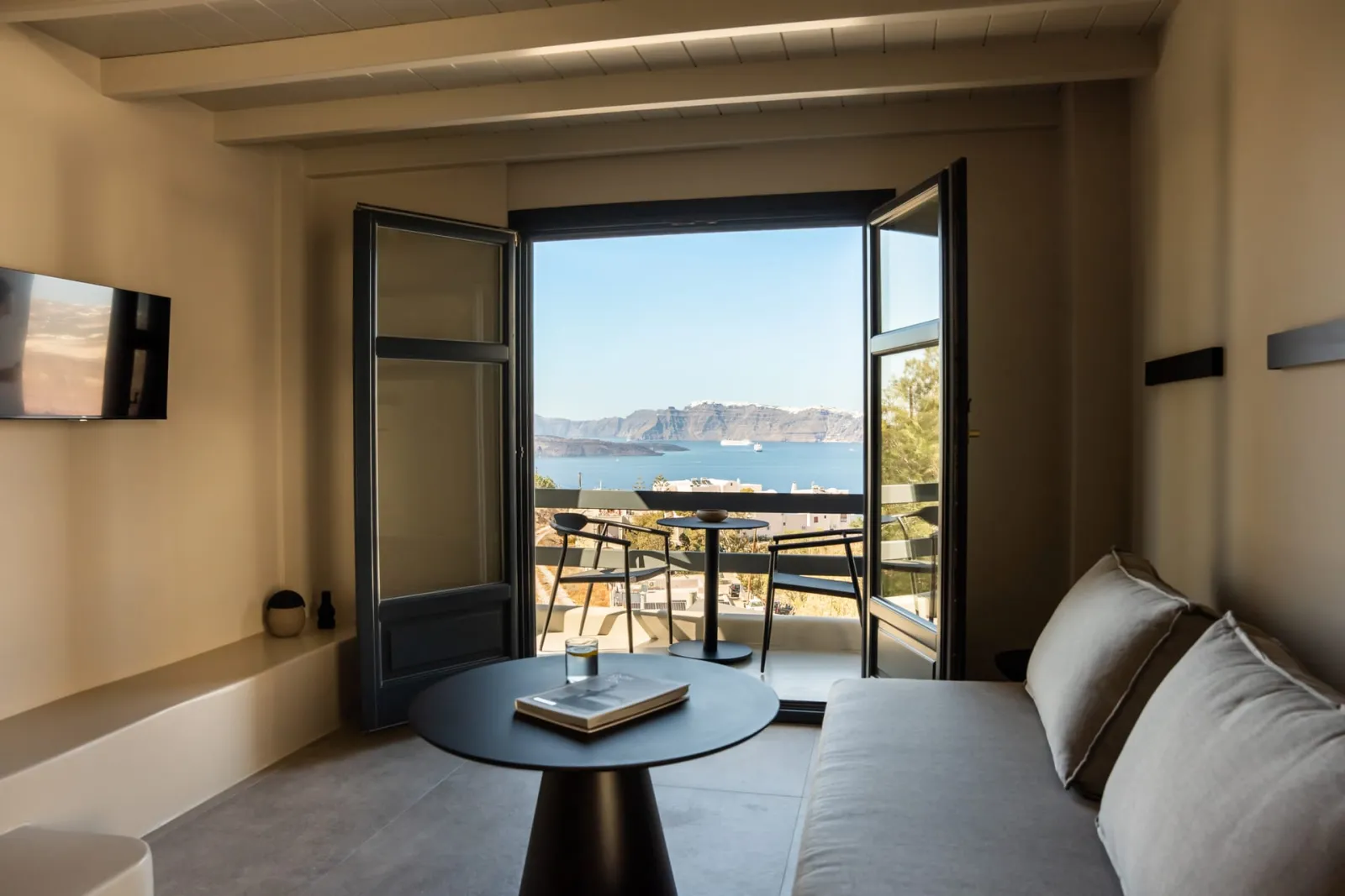 Split level Cozy Suite with Caldera View
