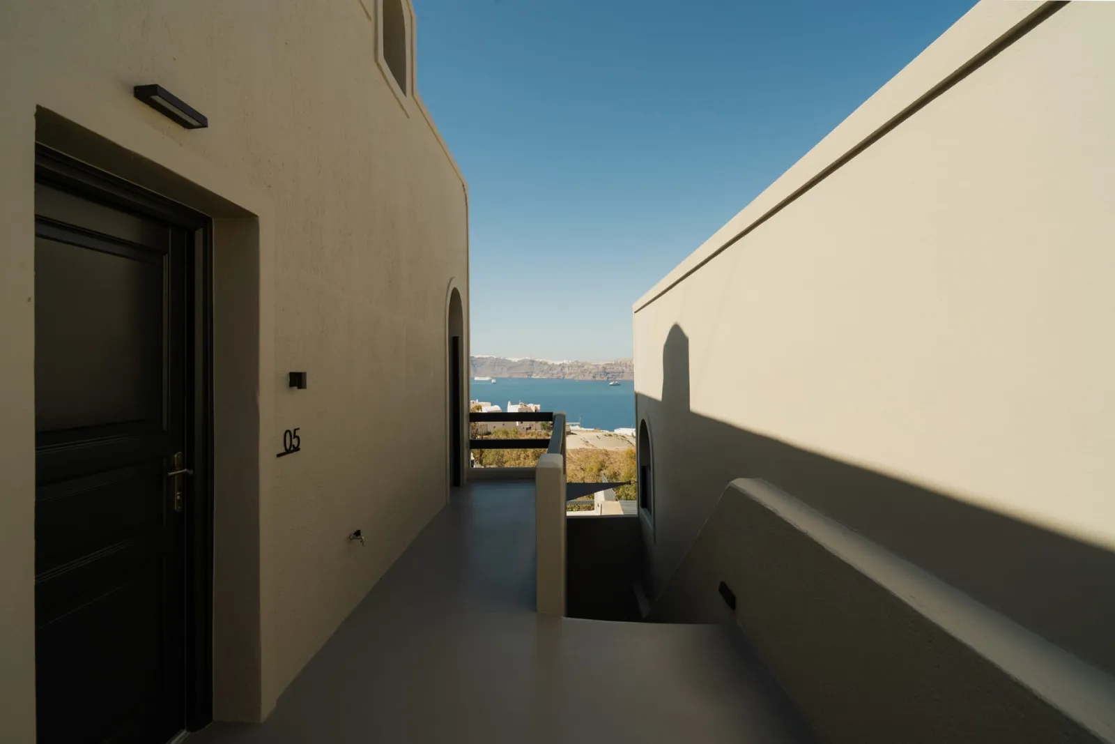 Split level Cozy Suite with Caldera View