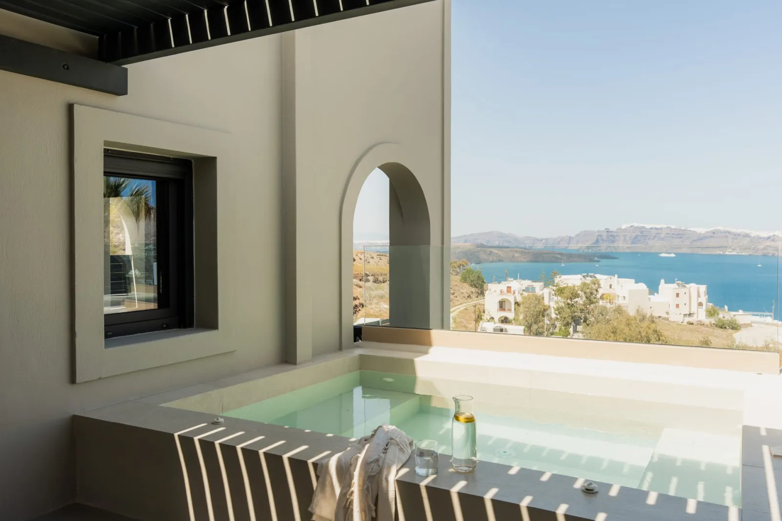 Executive Suite with Private Heated Plunge Pool and Caldera View