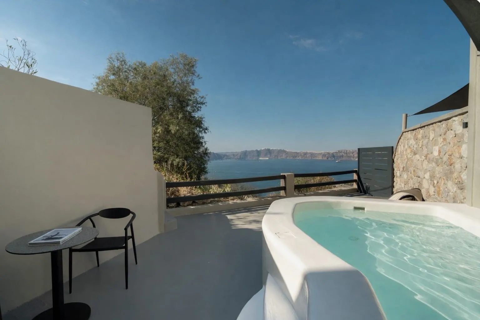 Omni Suite with Private Heated Plunge Pool and Caldera View