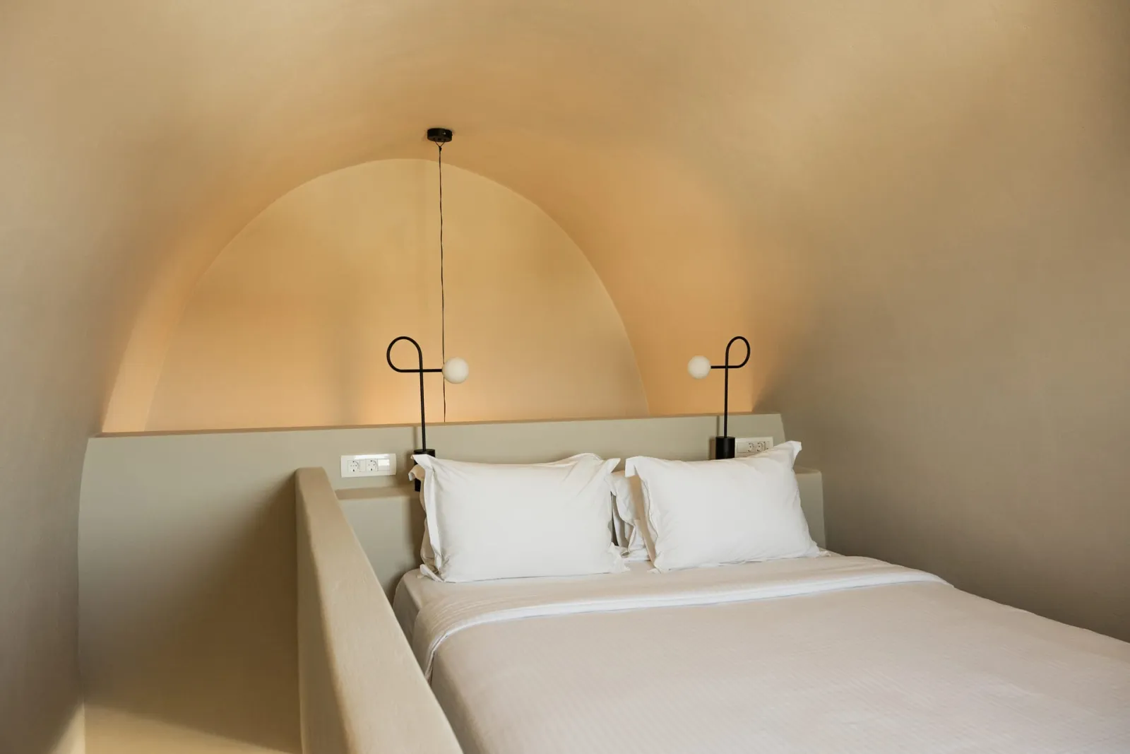 Elysium Suite with Private Heated Plunge Pool and Caldera View