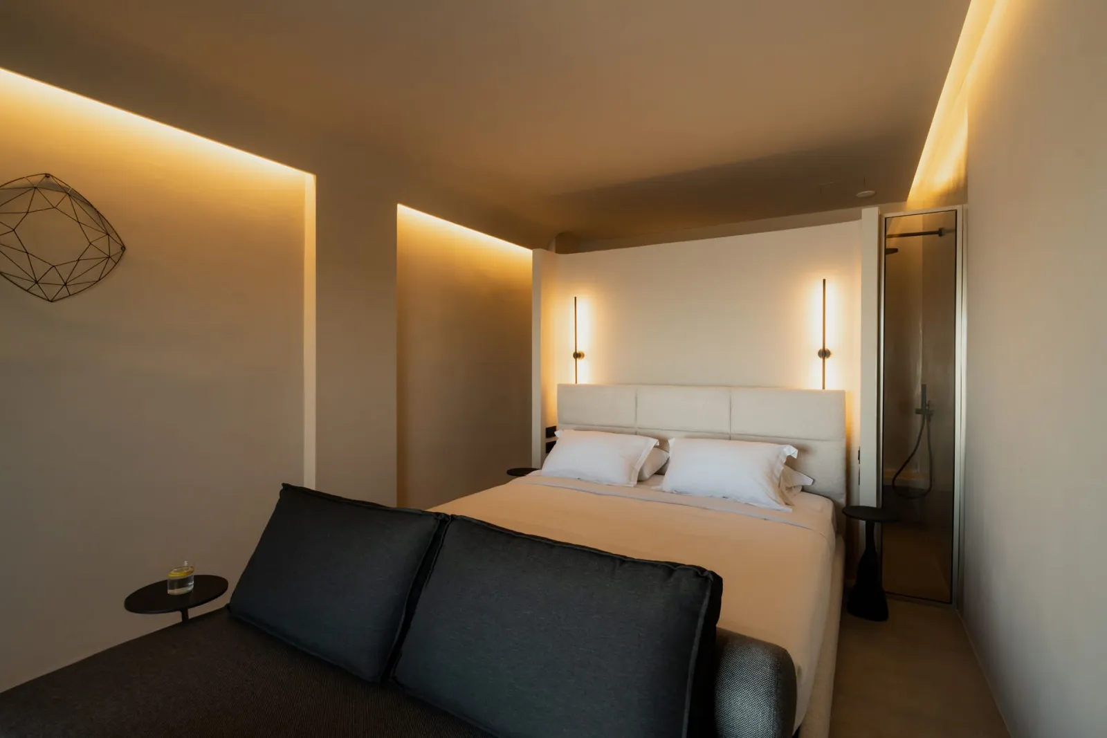Cosmic Suite with Private Heated Plunge Pool and Caldera View
