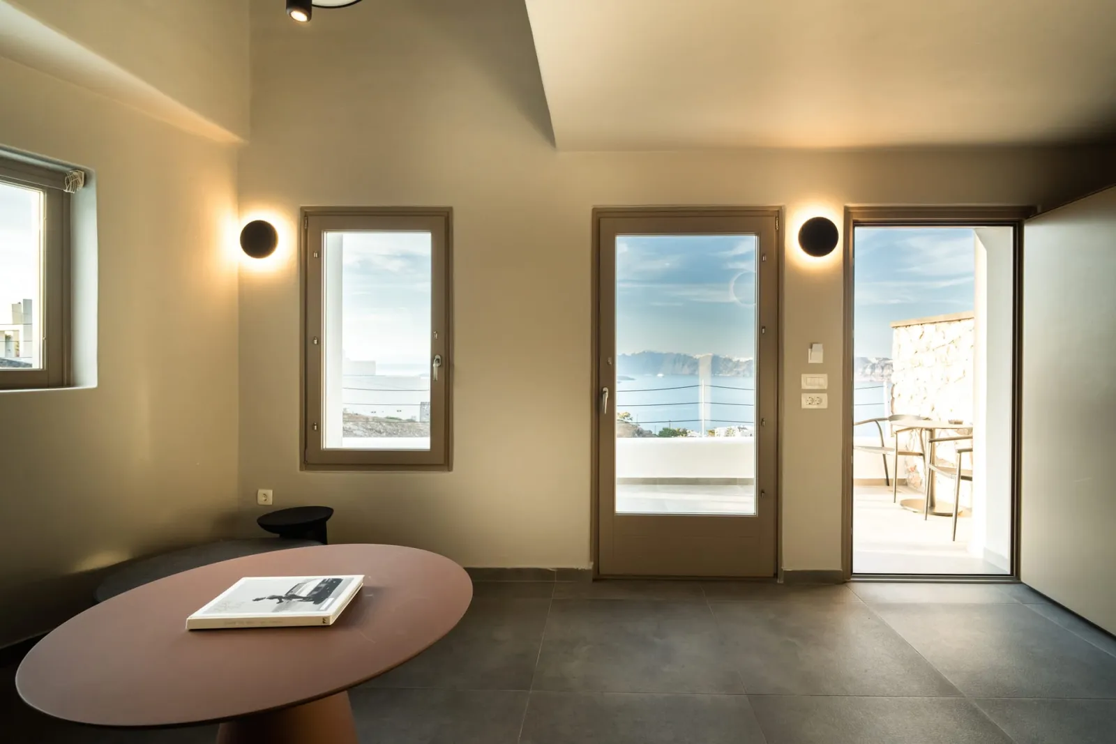 Elegant Suite with Private Heated Plunge Pool and Caldera View