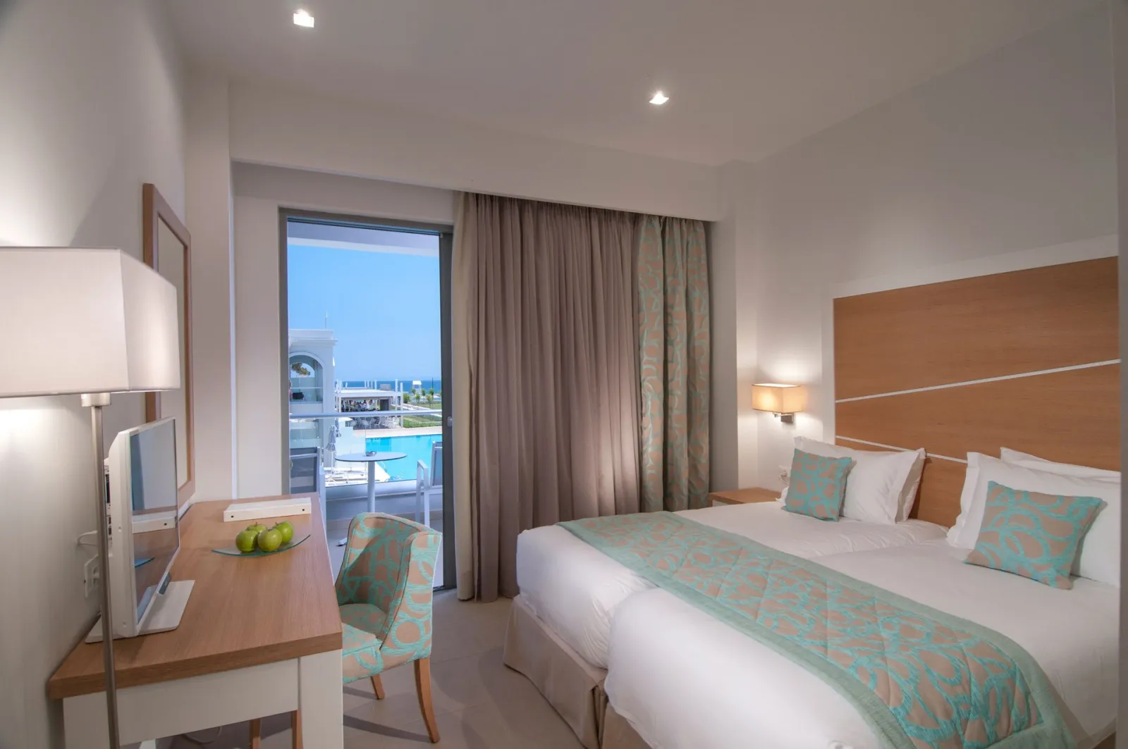 Twin Limited Sea View