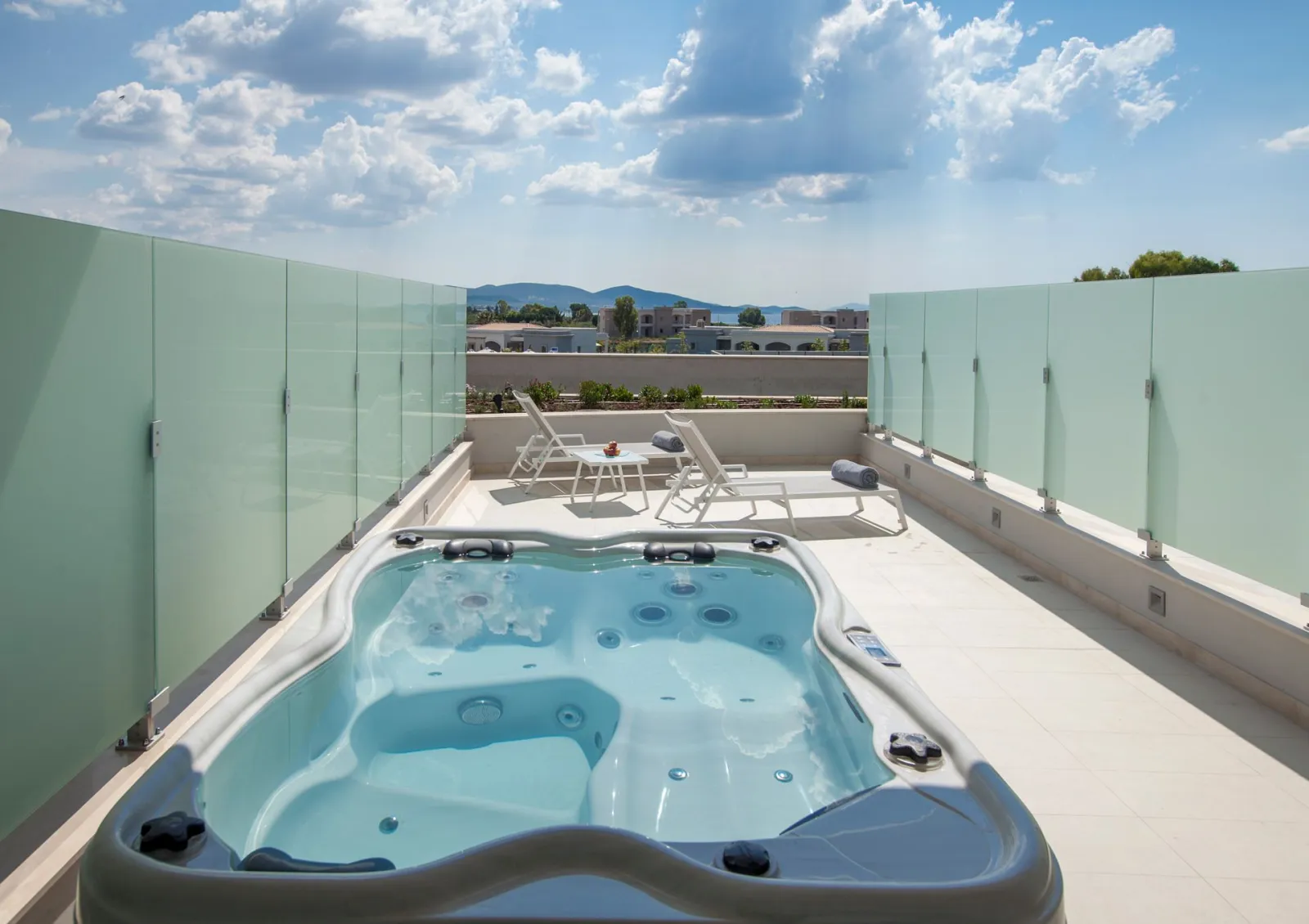 Twin Jacuzzi