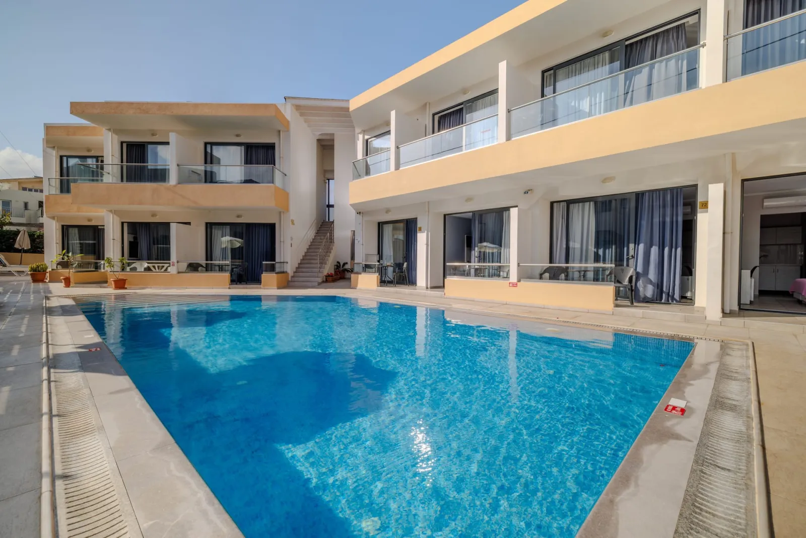 Pool Front Room Sharing Pool