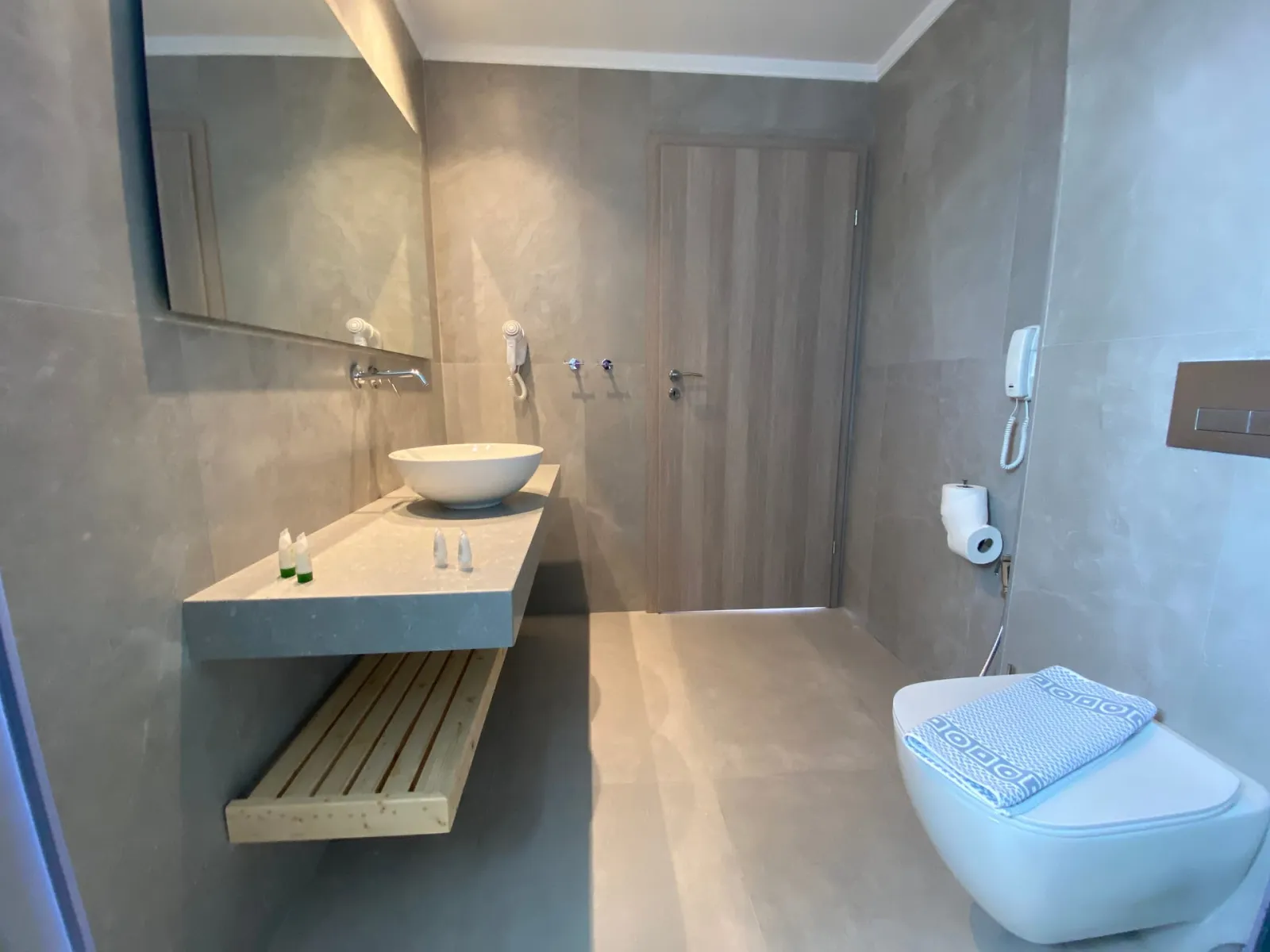Deluxe Suite with Spa Bath