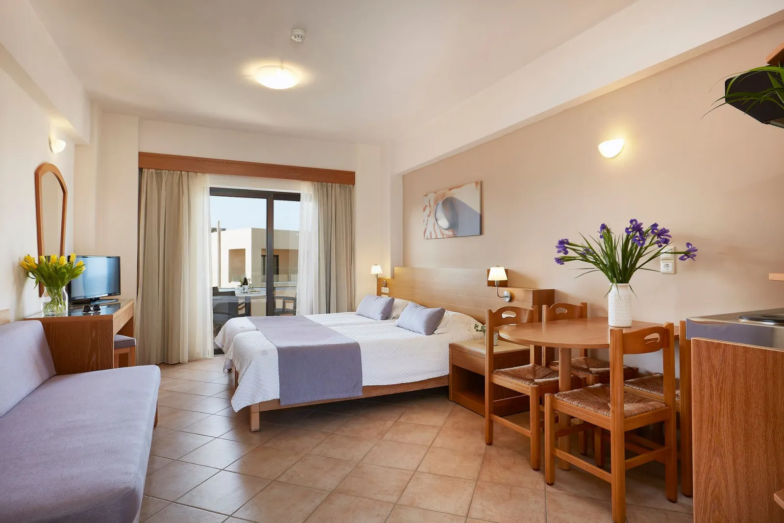 Studio Apartment