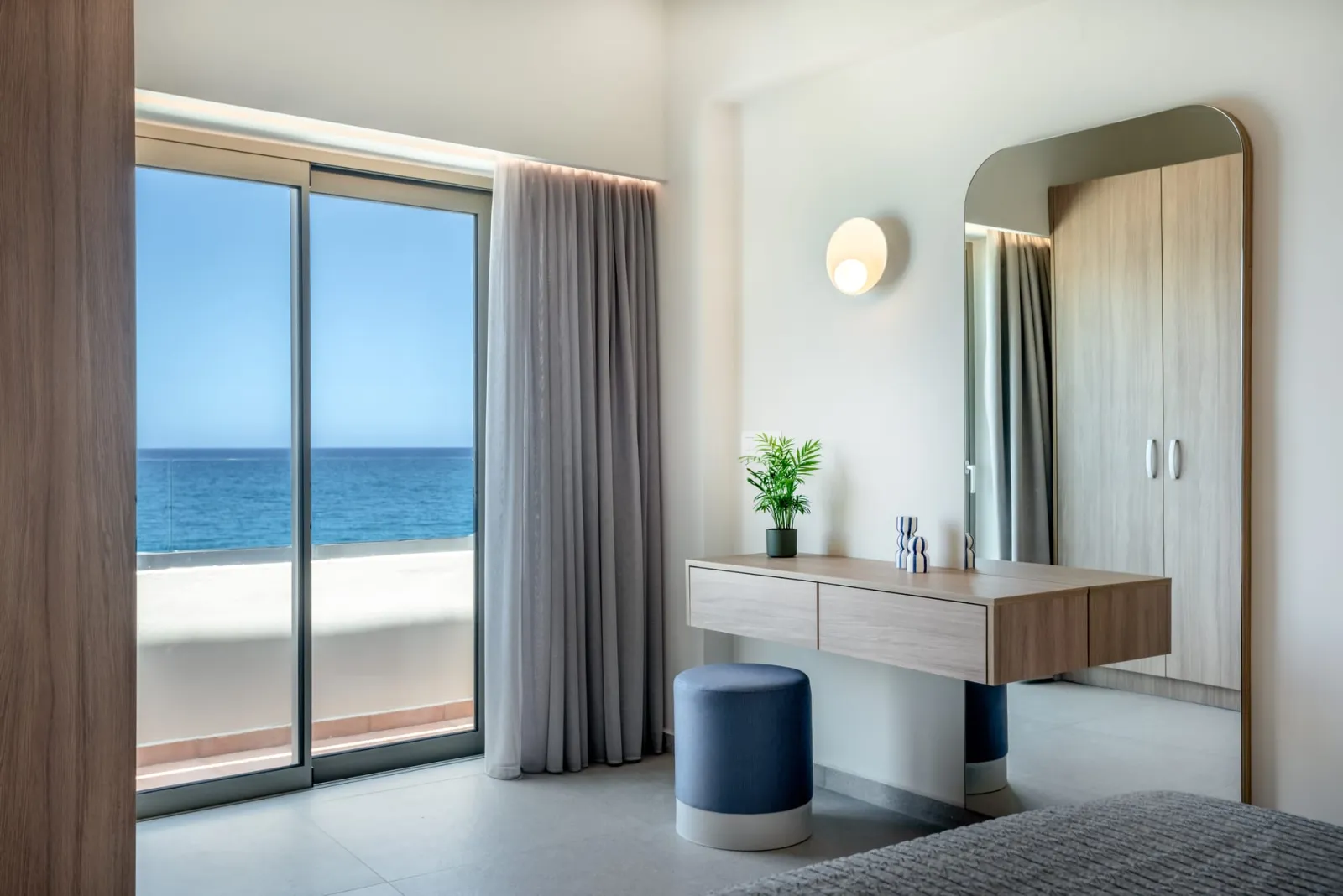 Premium One-bedroom Sea View Suite