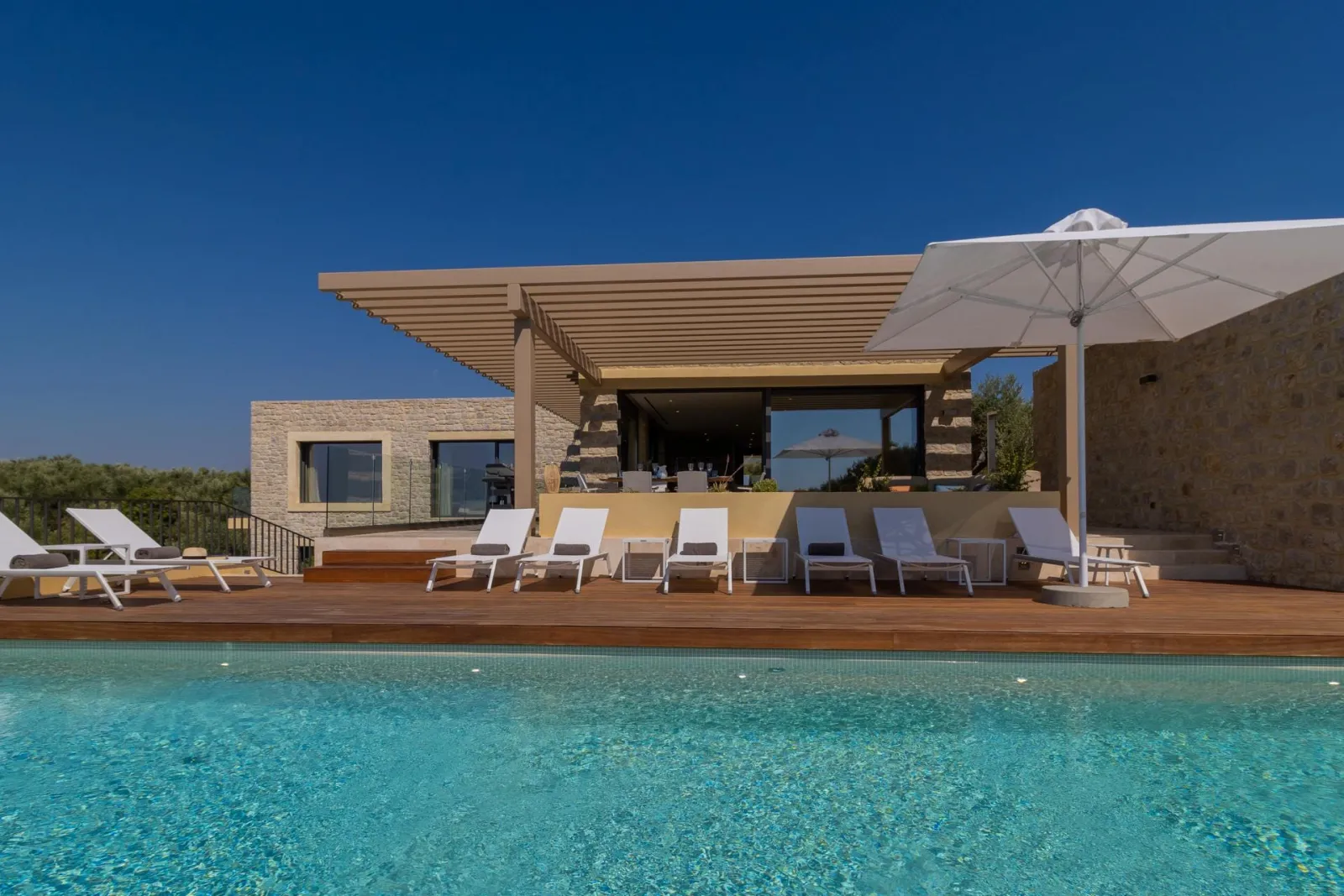 Lillian Villa | Gialova Pylos
