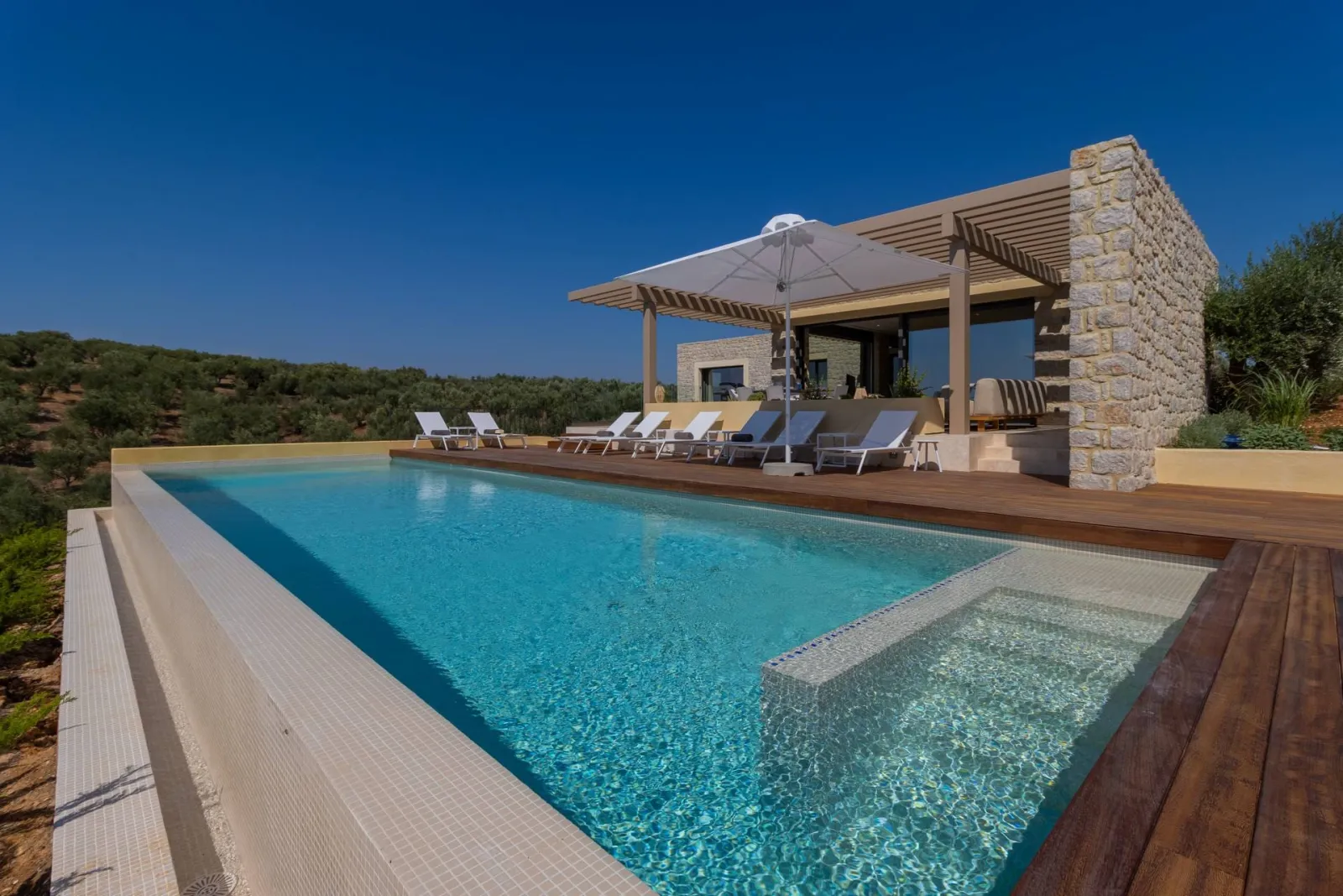 Lillian Villa | Gialova Pylos