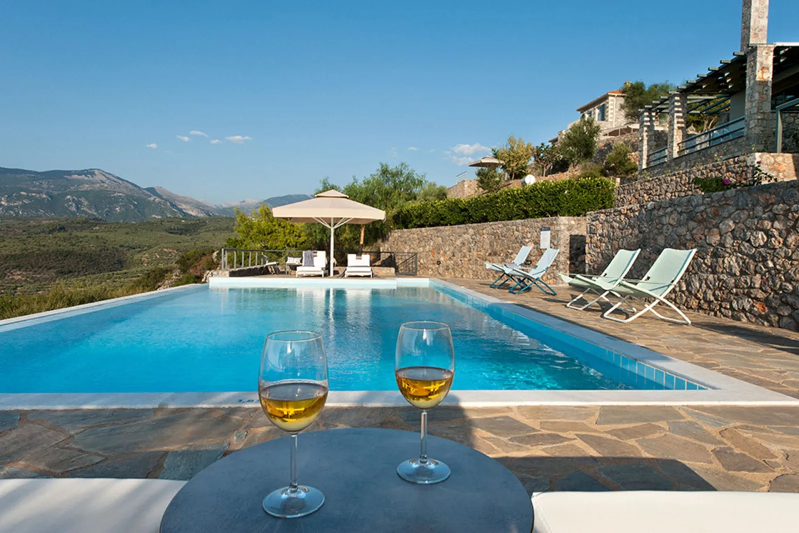 Maremonte Villa | Kitries Mani