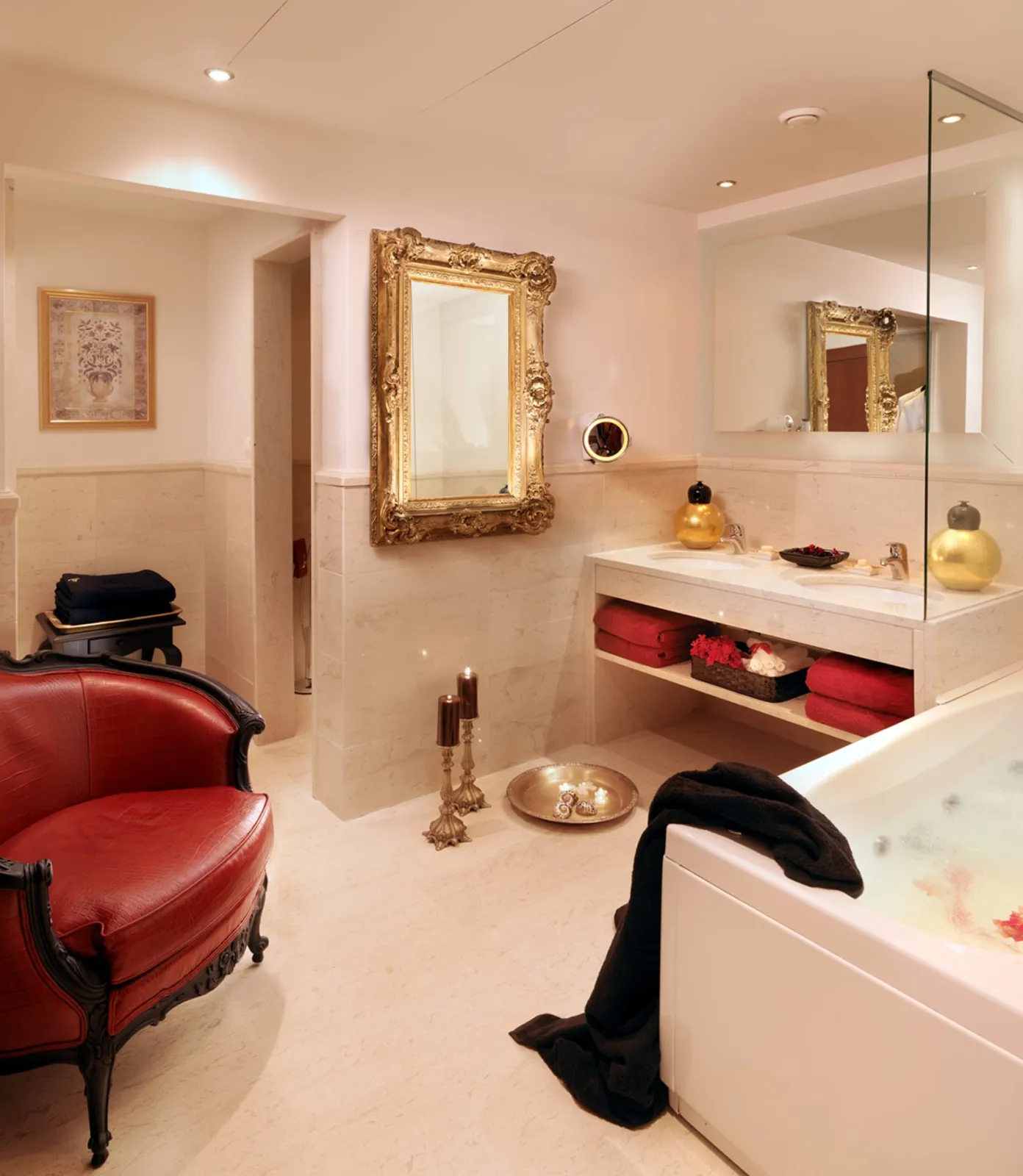 Exclusive Junior Suite with private Jacuzzi or Pool