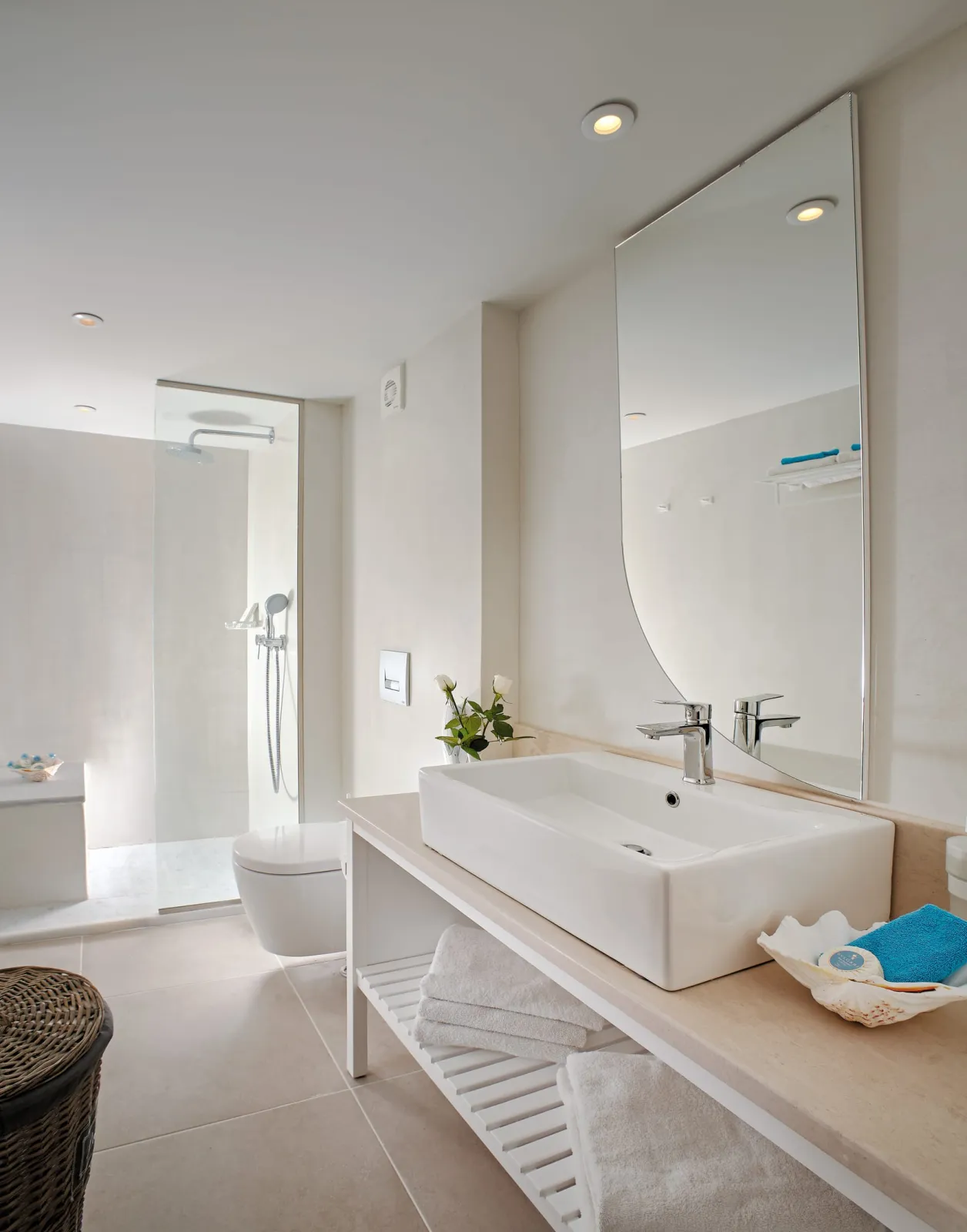 Larimar Four-Bedroom Beachfront Villa