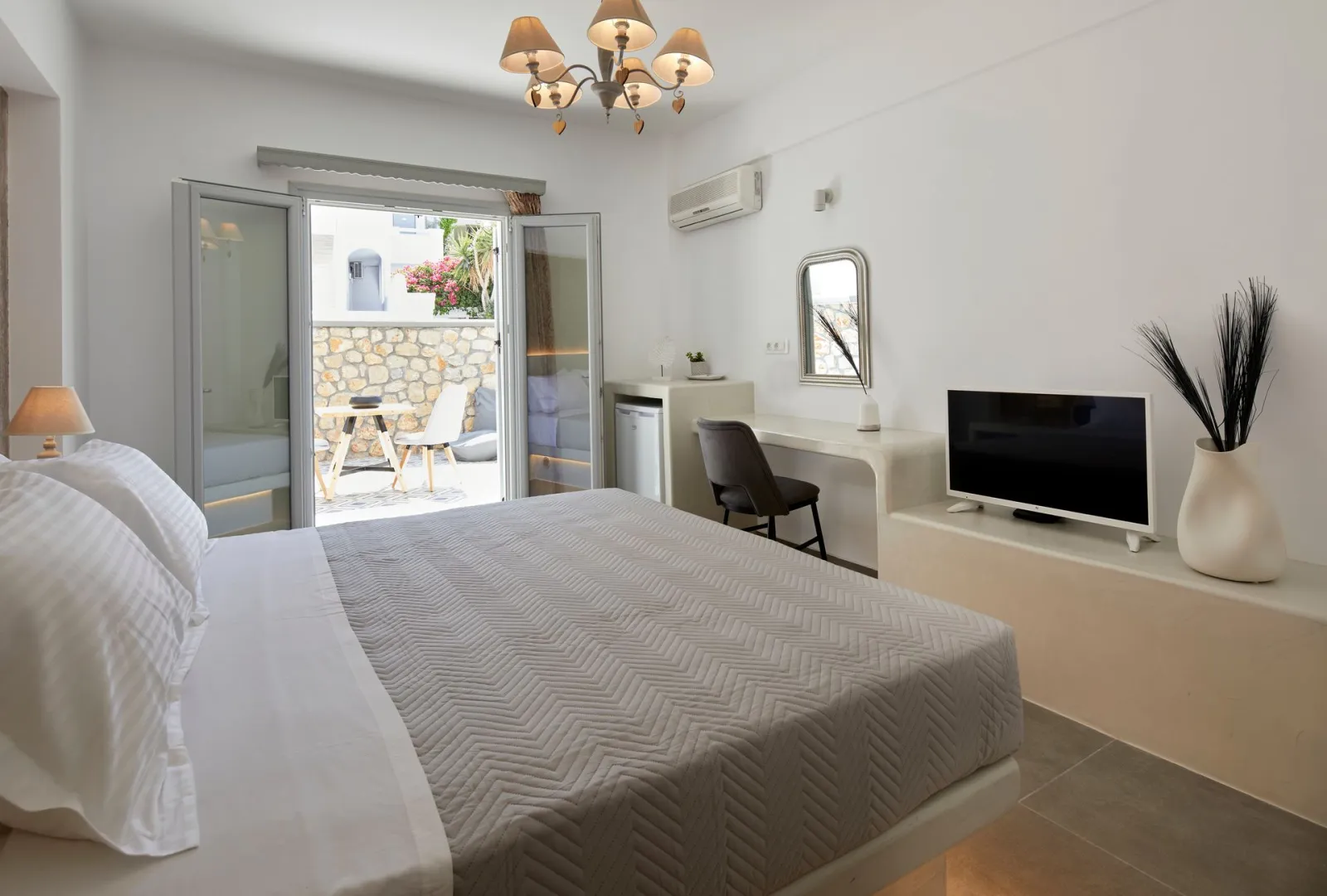 Premium Suite with Outdoor Hot Tub