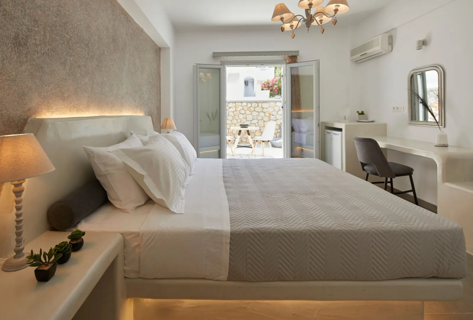 Premium Suite with Outdoor Hot Tub