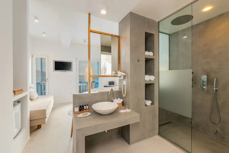Deluxe Suite with Sea View
