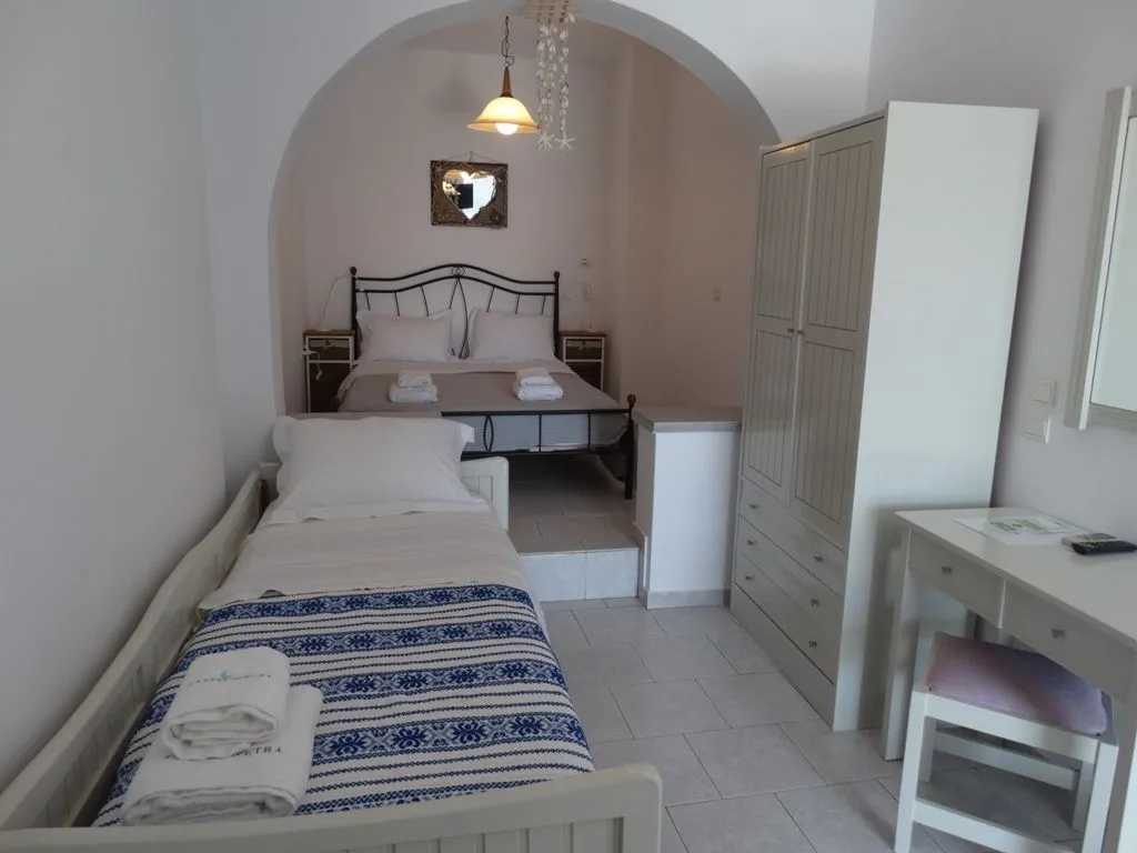 Economy Triple Room with Terrace and Sea View | 3