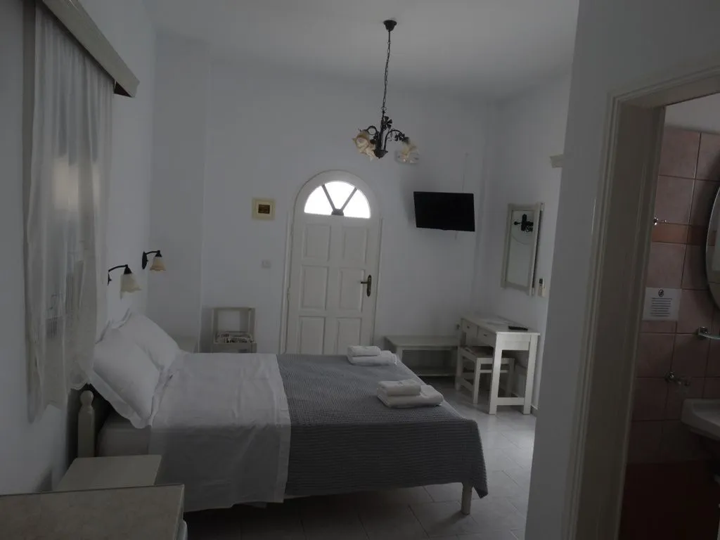 Economy Double Room with Terrace and Sea View | 6