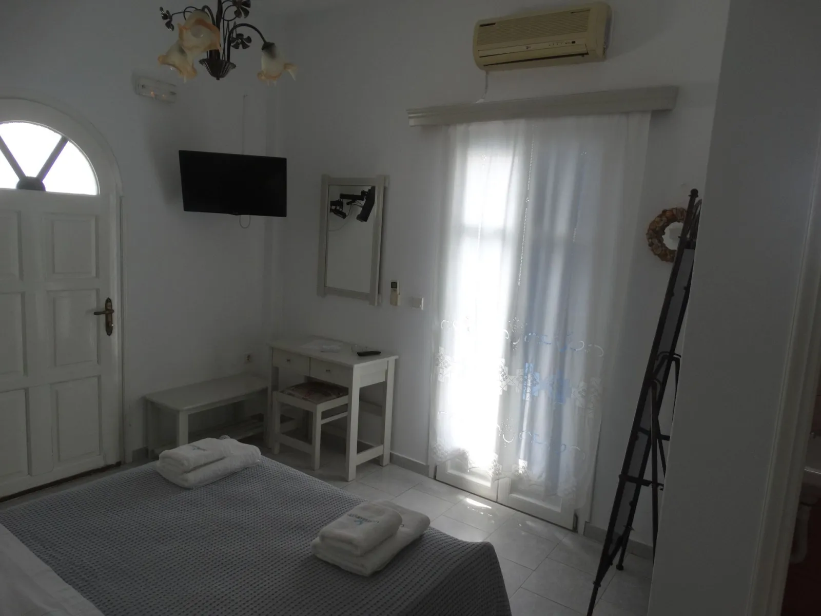 Economy Double Room with Terrace and Sea View | 6