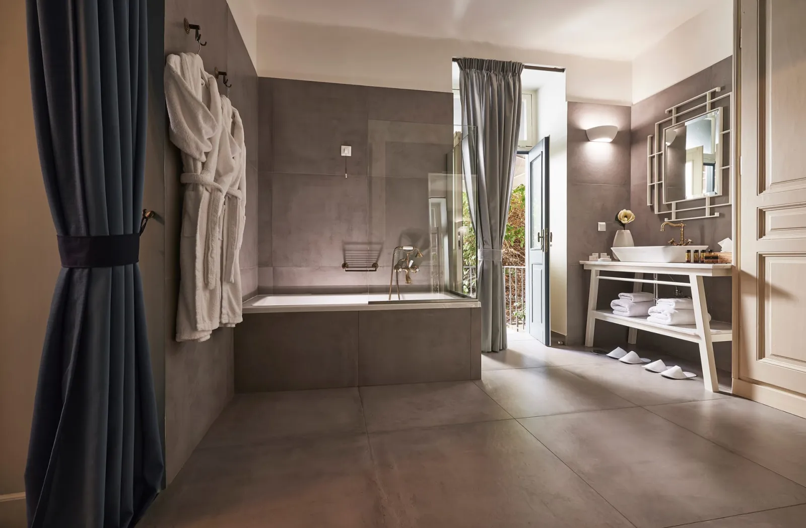 Queen Suite