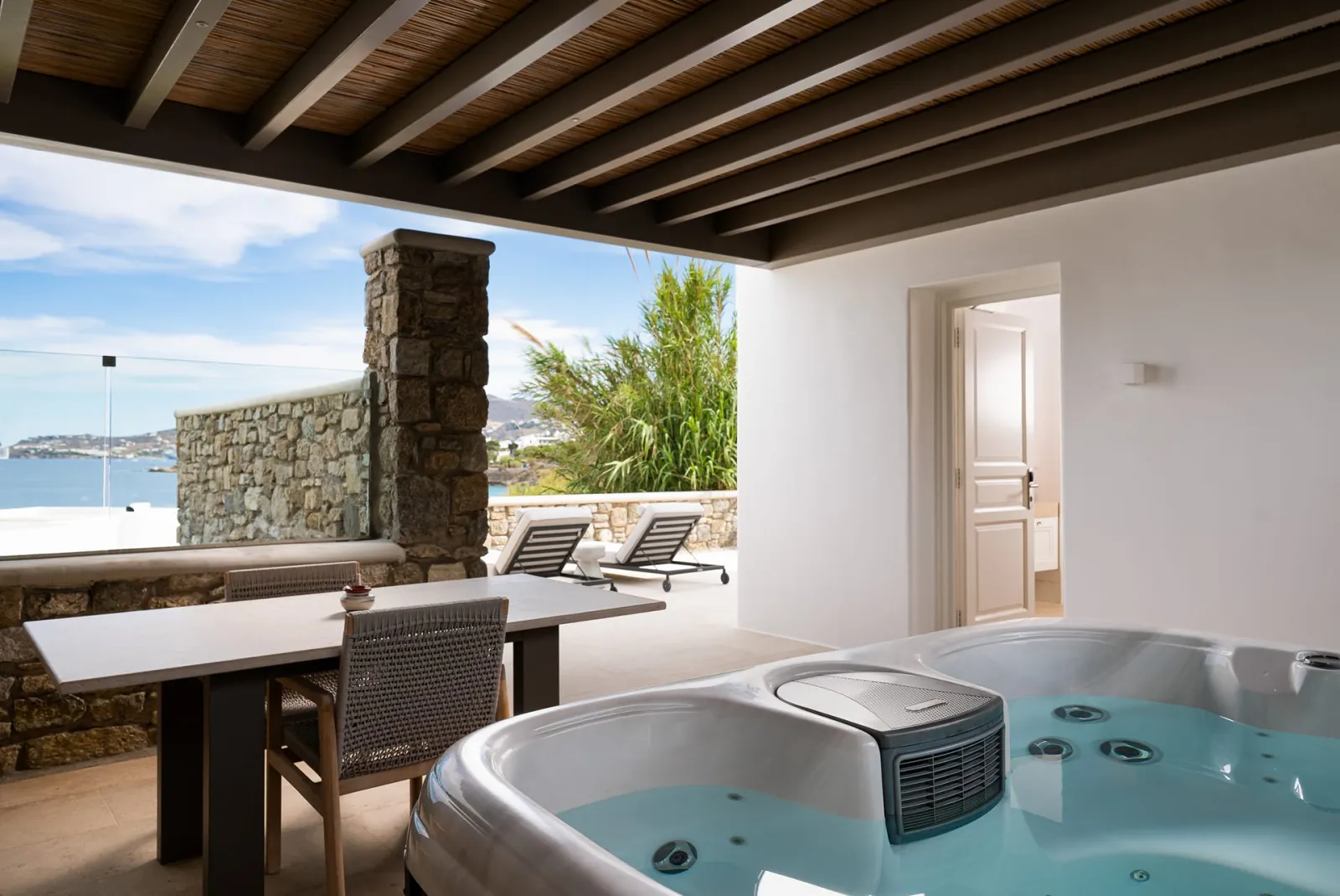 One Bedroom Suite Sea View with Hot Tub